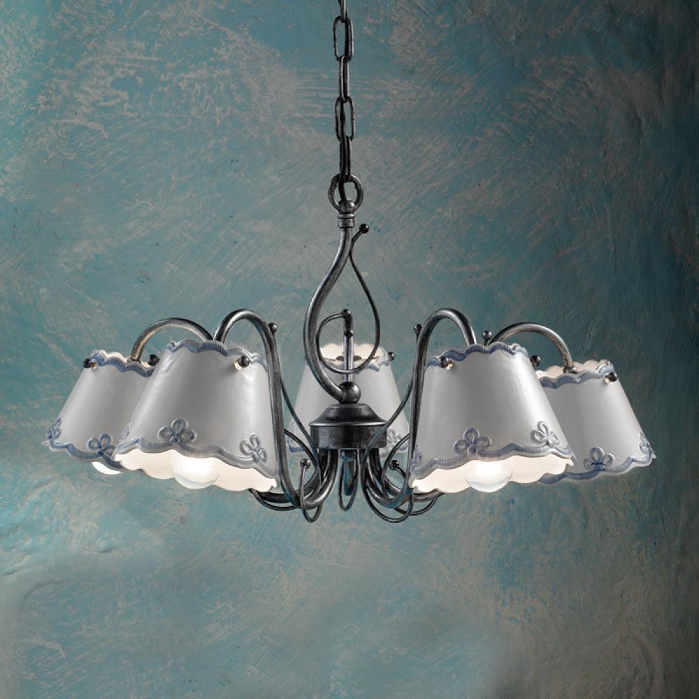 klasszikus csillar lampa mediterran rusztikus keramia kezzel festett kek provenszi provence polgari elegans nappali konyha etkezo asztal fole vilagitas csillarok toszkan olasz lakberendezes.jpg